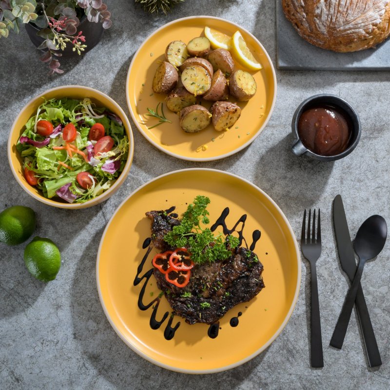 Zuma 18-Piece Stoneware Dinnerware Set