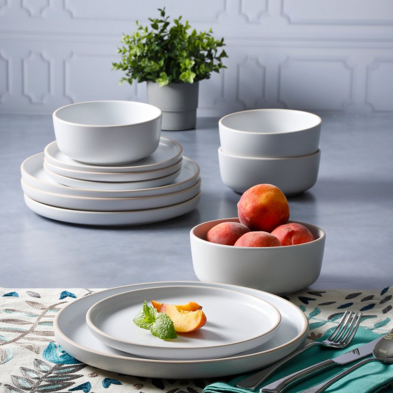 Everyday Essential 12-Piece Stoneware Dinnerware Set